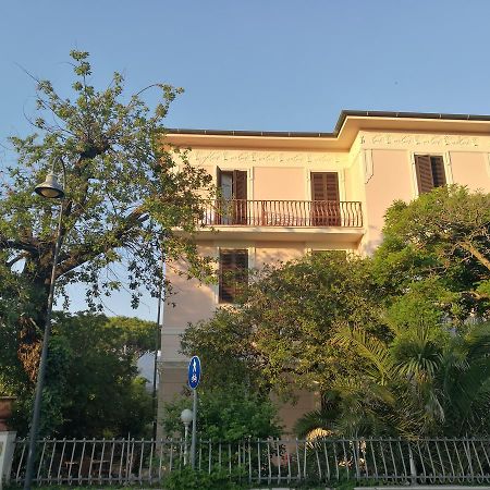 Villa La Fonte Marina di Pietrasanta Buitenkant foto